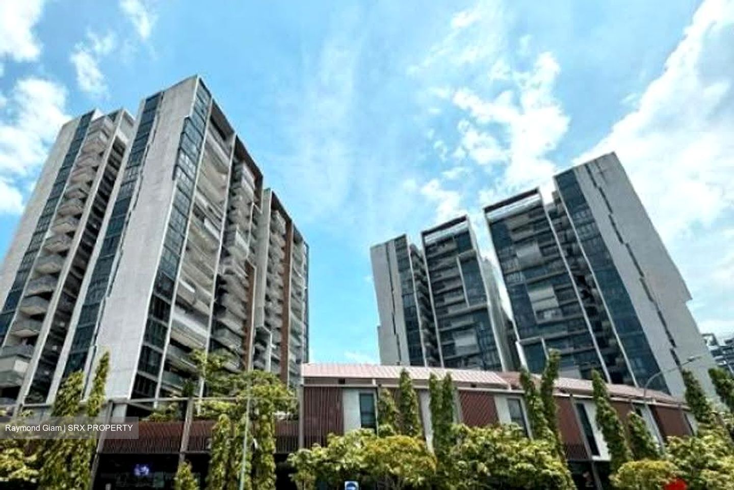 The Venue Shoppes (D13), Retail #611408441